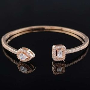 🎊🎊NEW🎊🎊GORGEOUS!! ROSE GOLD Plating CZ Bangle Bracelet